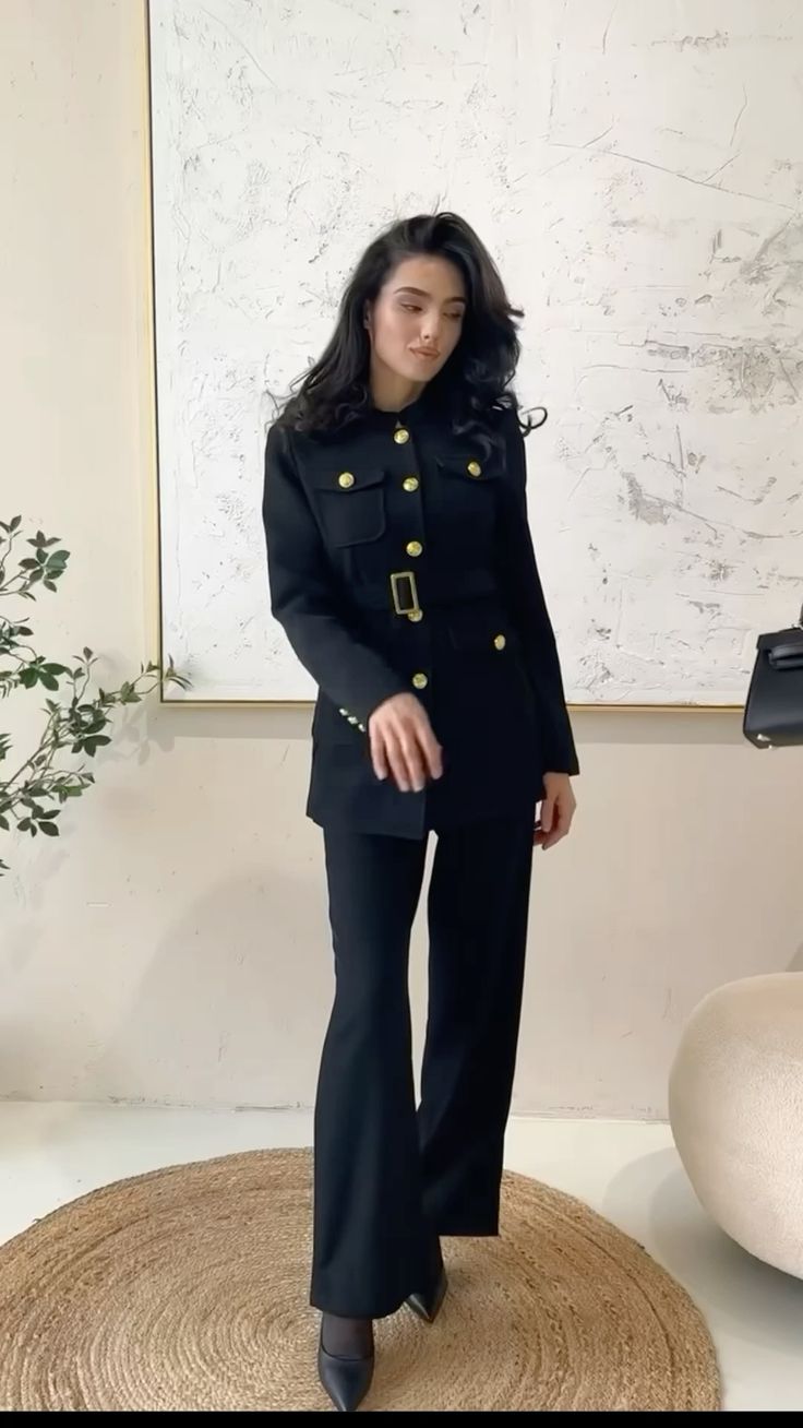 Black and Gold Regal Elegance