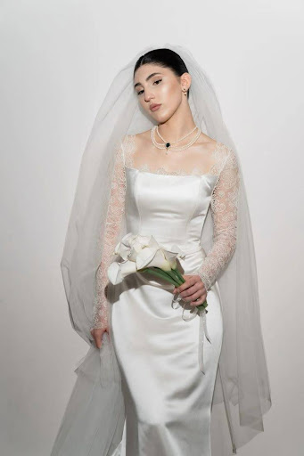 Minimal shift vintage wedding dress